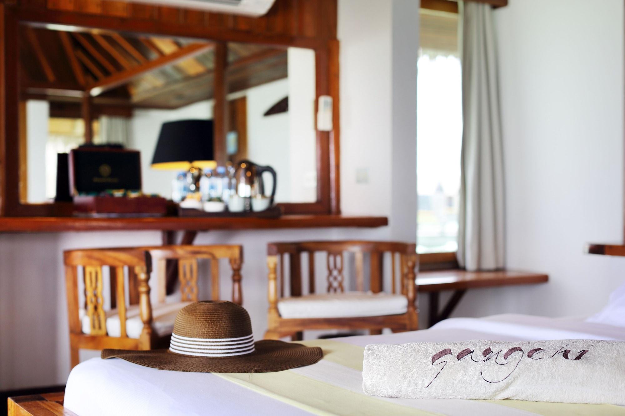 Gangehi Island Resort & Spa Екстериор снимка