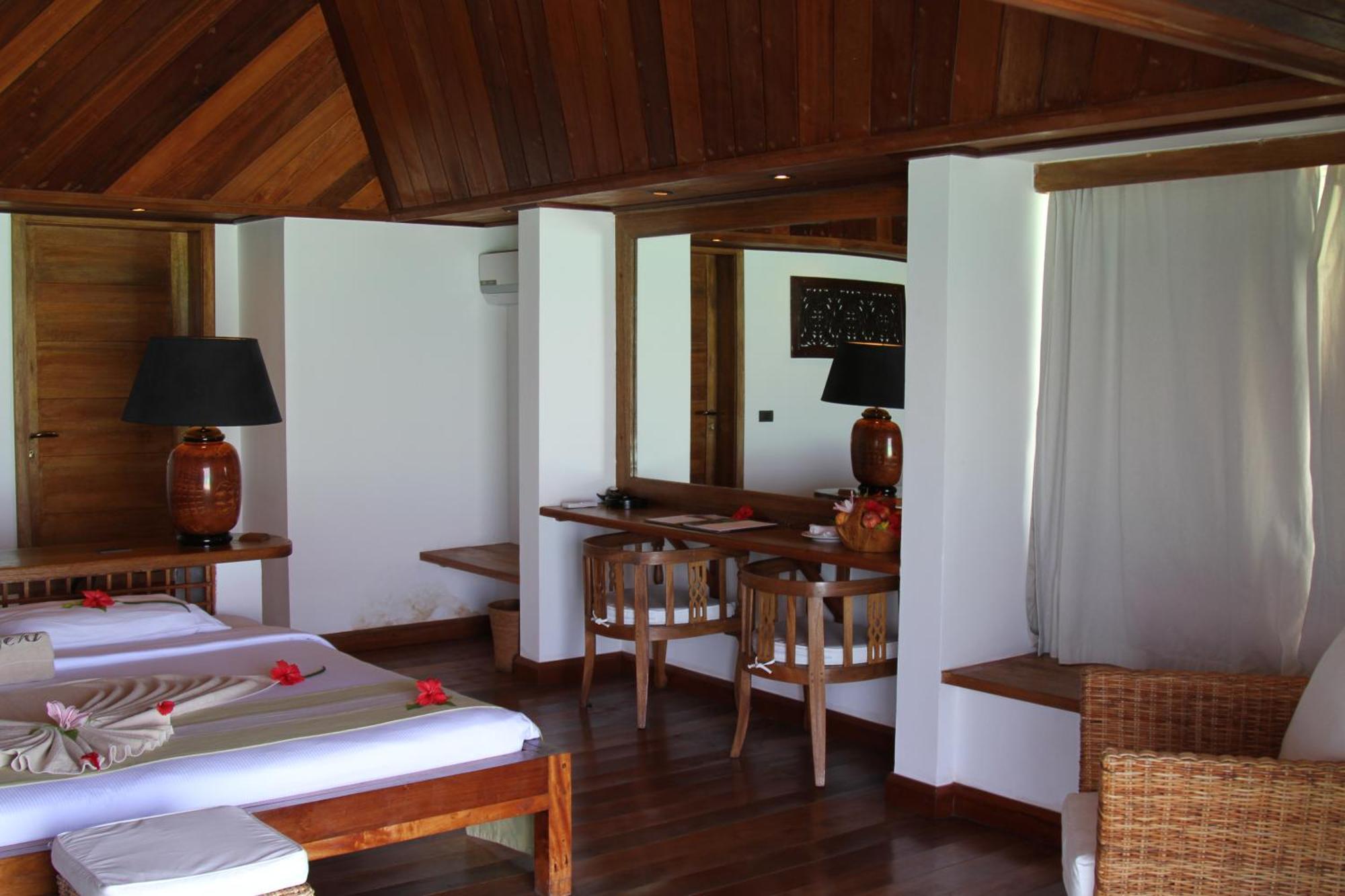 Gangehi Island Resort & Spa Стая снимка