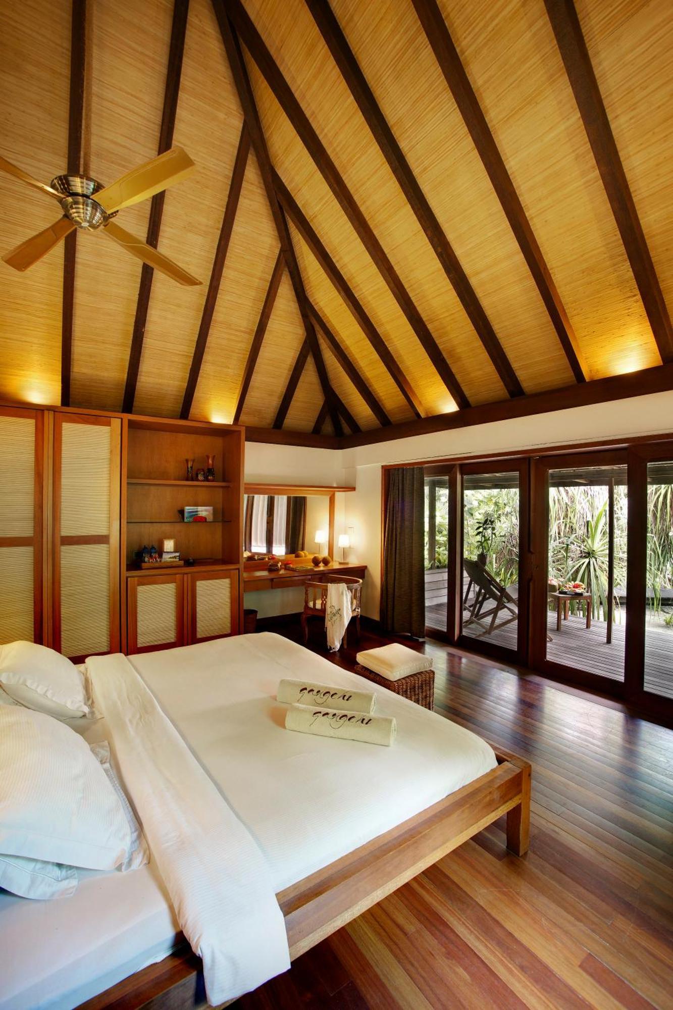 Gangehi Island Resort & Spa Стая снимка